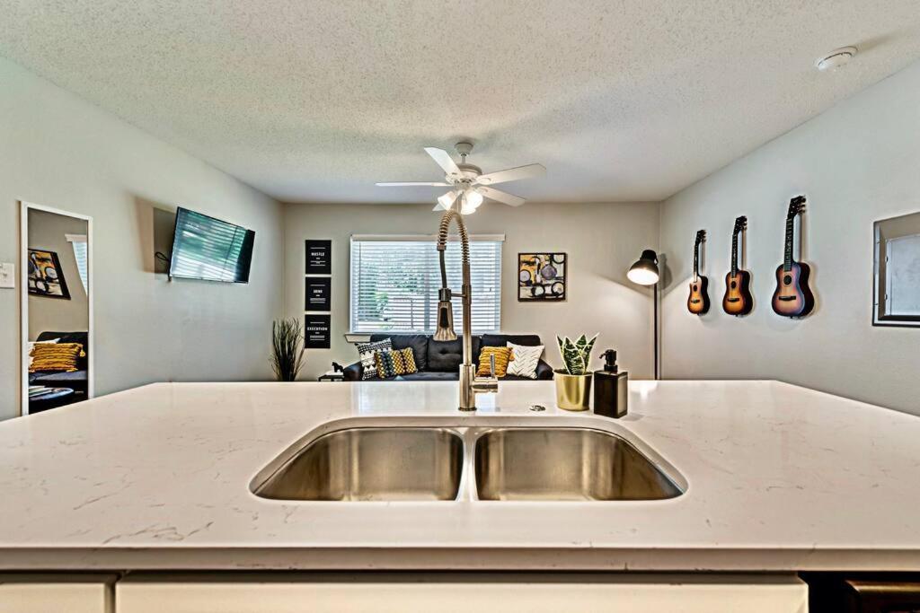 The Rhythm Room Near Downtown Dallas! Εξωτερικό φωτογραφία